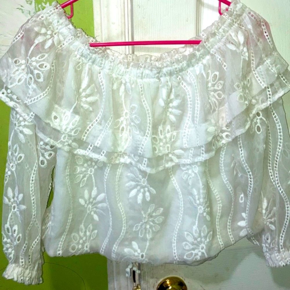 White crop top !